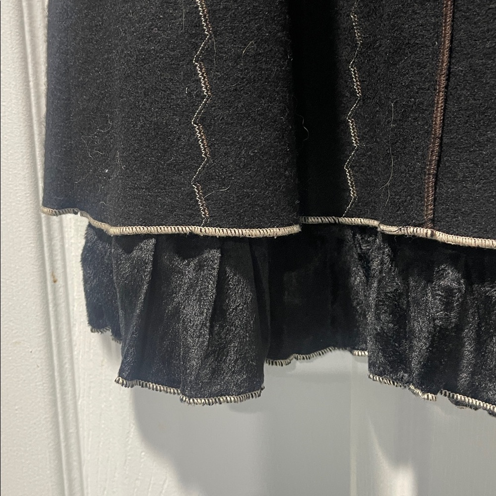 Elegant Black A-Line Skirt - Picture 2 of 8